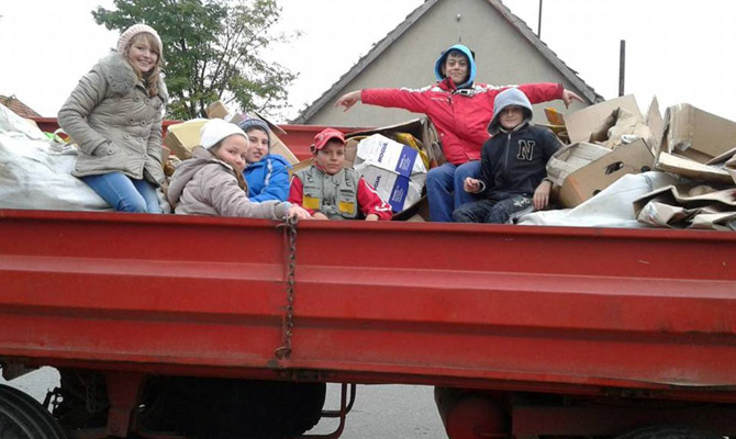Papírgyűjtés 2016. október képek